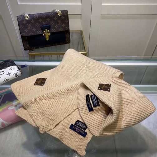 Komplet zestaw szalik czapka Louis Vuitton 248724