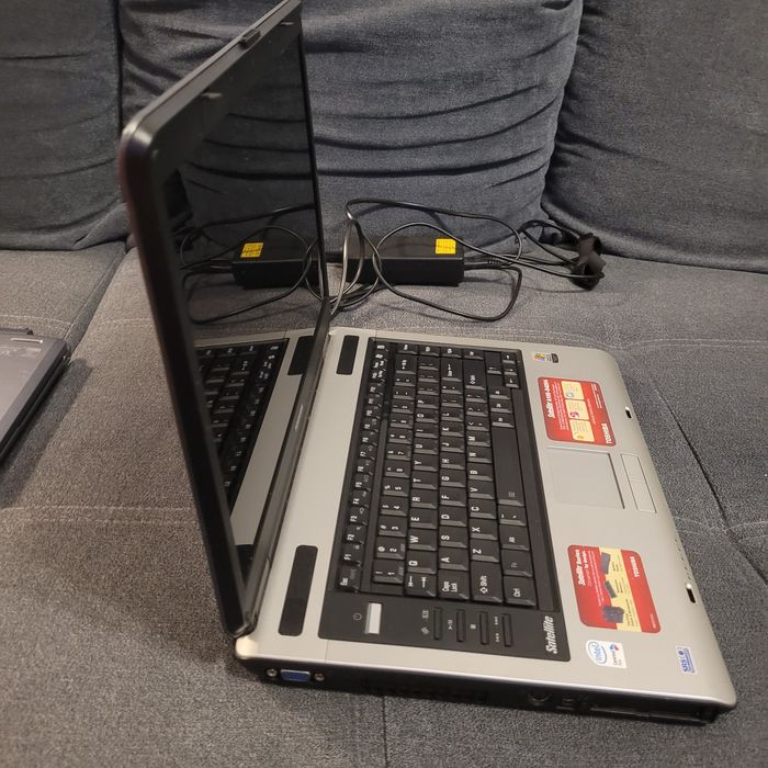 Laptop sprawny  Toshiba Satelite 17