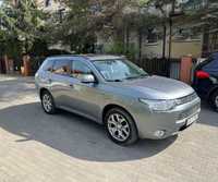 Mitsubishi Outlander Bezwypadkowy, Mitsubishi Outlander, hybryda plug in, Europa, ks serw.