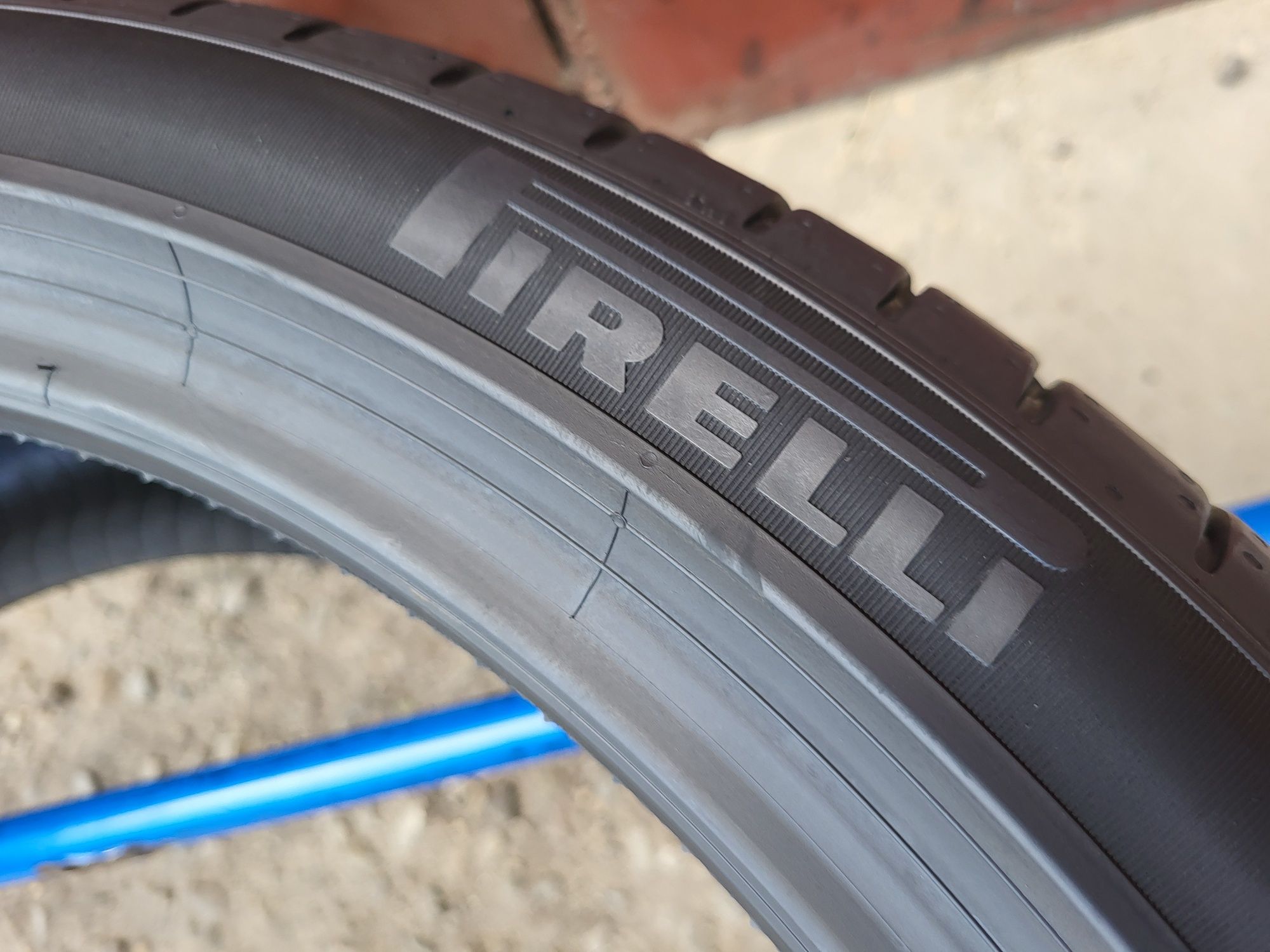 245/40/21 R21 Pirelli PZERO PZ4 VOL 4шт ціна за 1шт шини