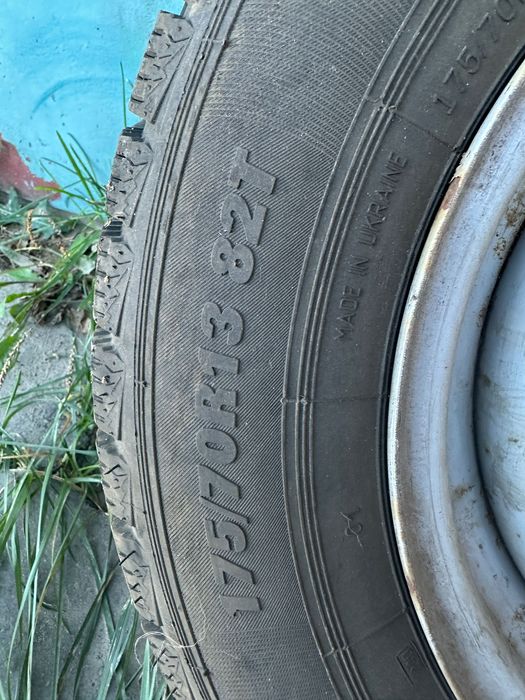 Продам диски с резиной зима 13