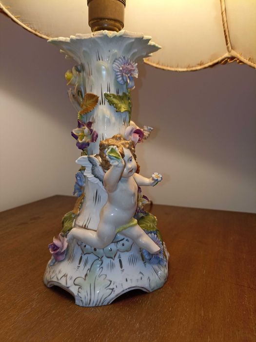 Sprzedam antyczną porcelanową lampę. Cena 380 zł