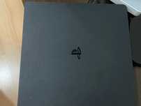 PS4 + comando preto