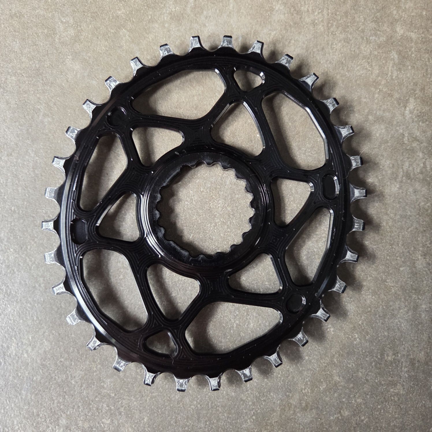 Zębatka Absoluteblack Oval 32t Hollowgram Direct Mount Boost