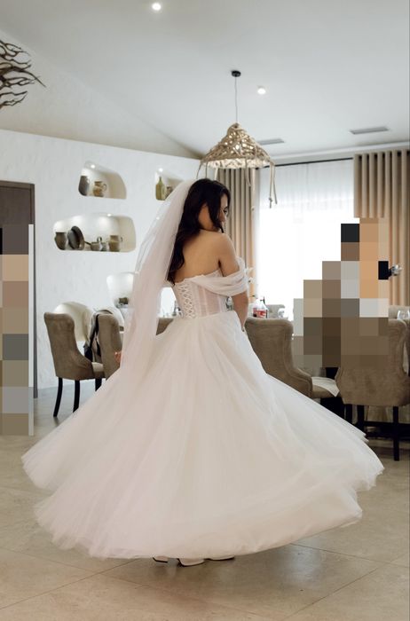 Сукня вечірня, випускна або весільна