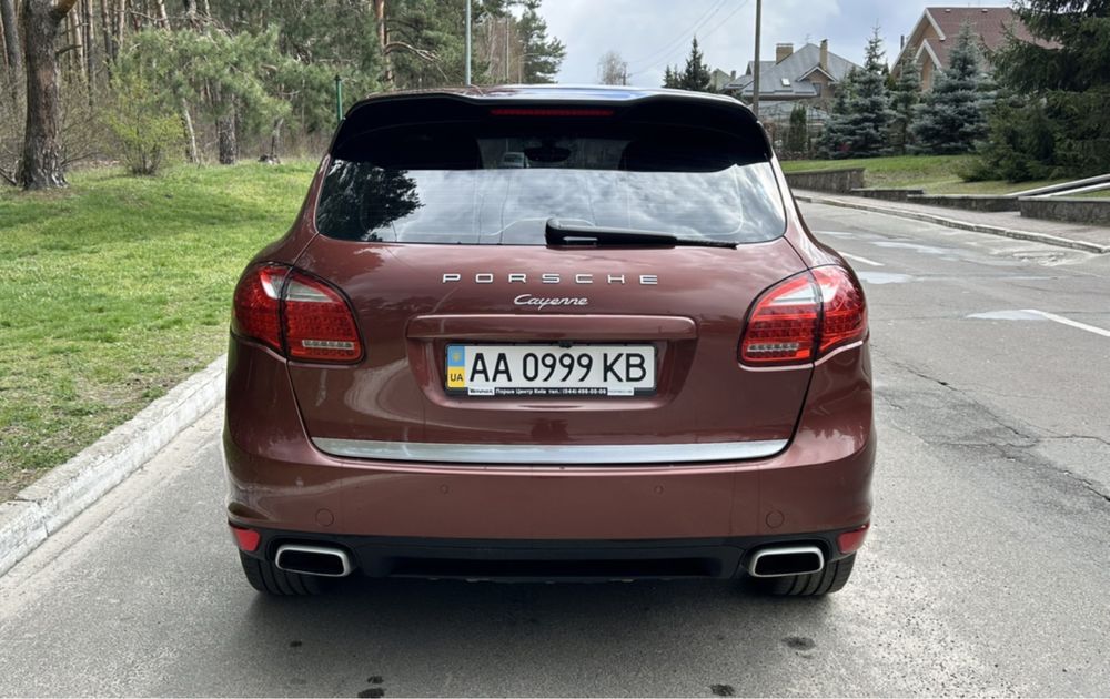 Обмен Porsche Cayenne на недвижимость в Киеве