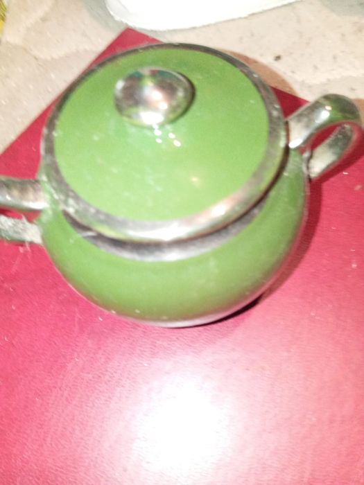 Açureiro vá antigo pequeno