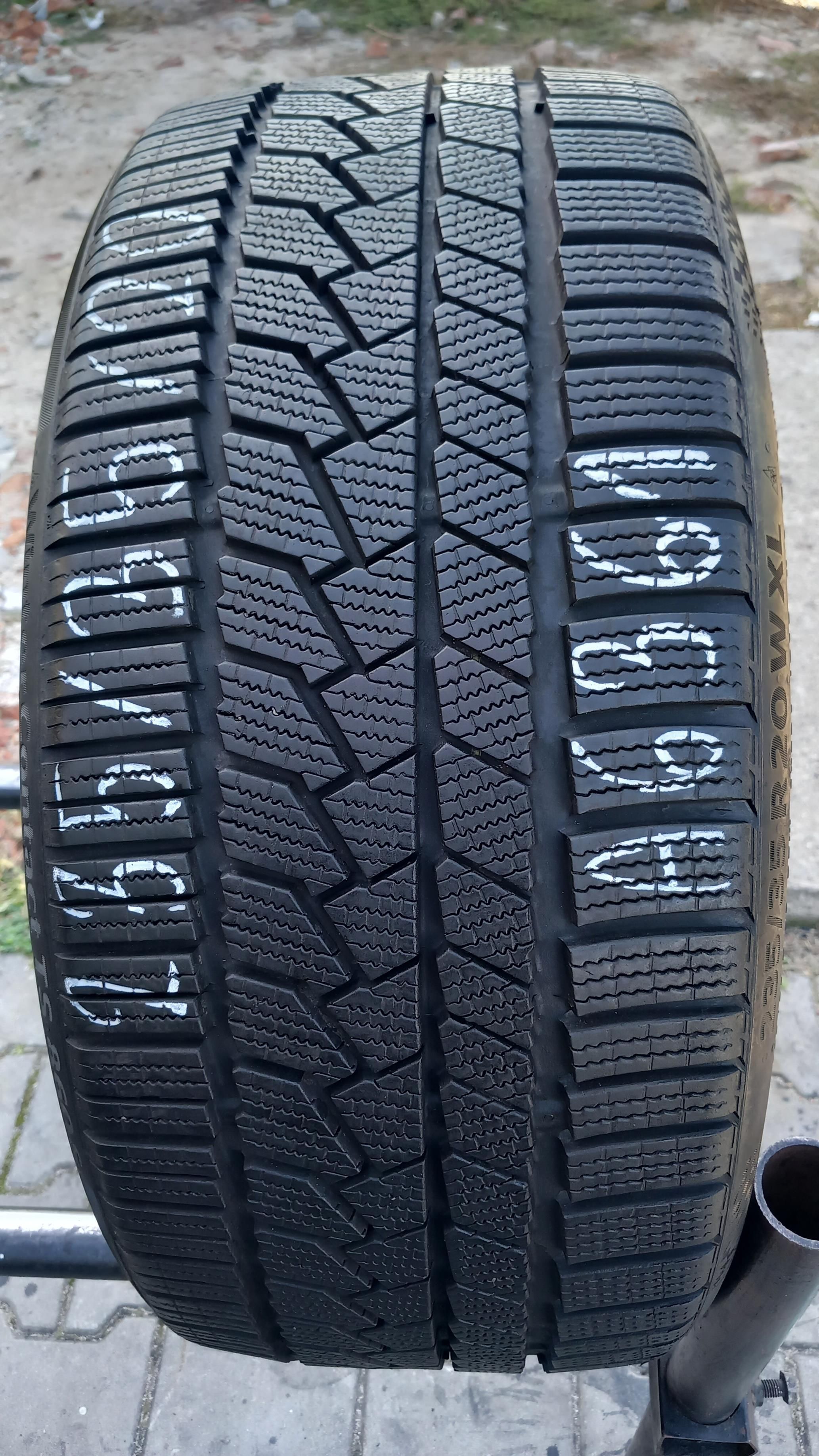 235/35/20 Continental Winter Contact TS860S 92W