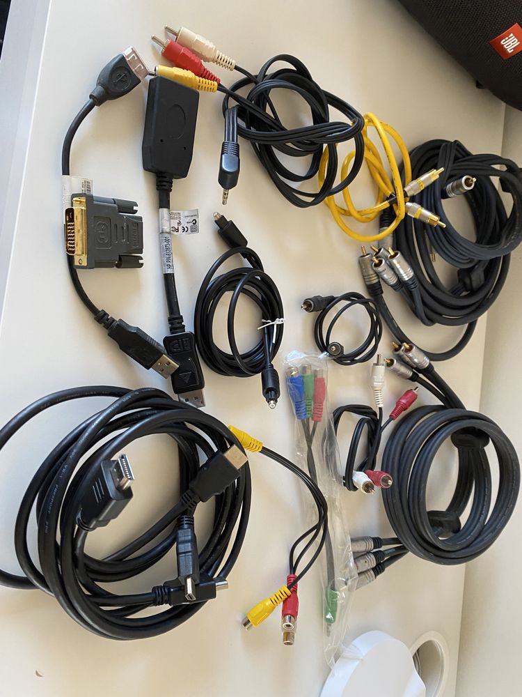 Conjunto de cabos diversos e adaptadores