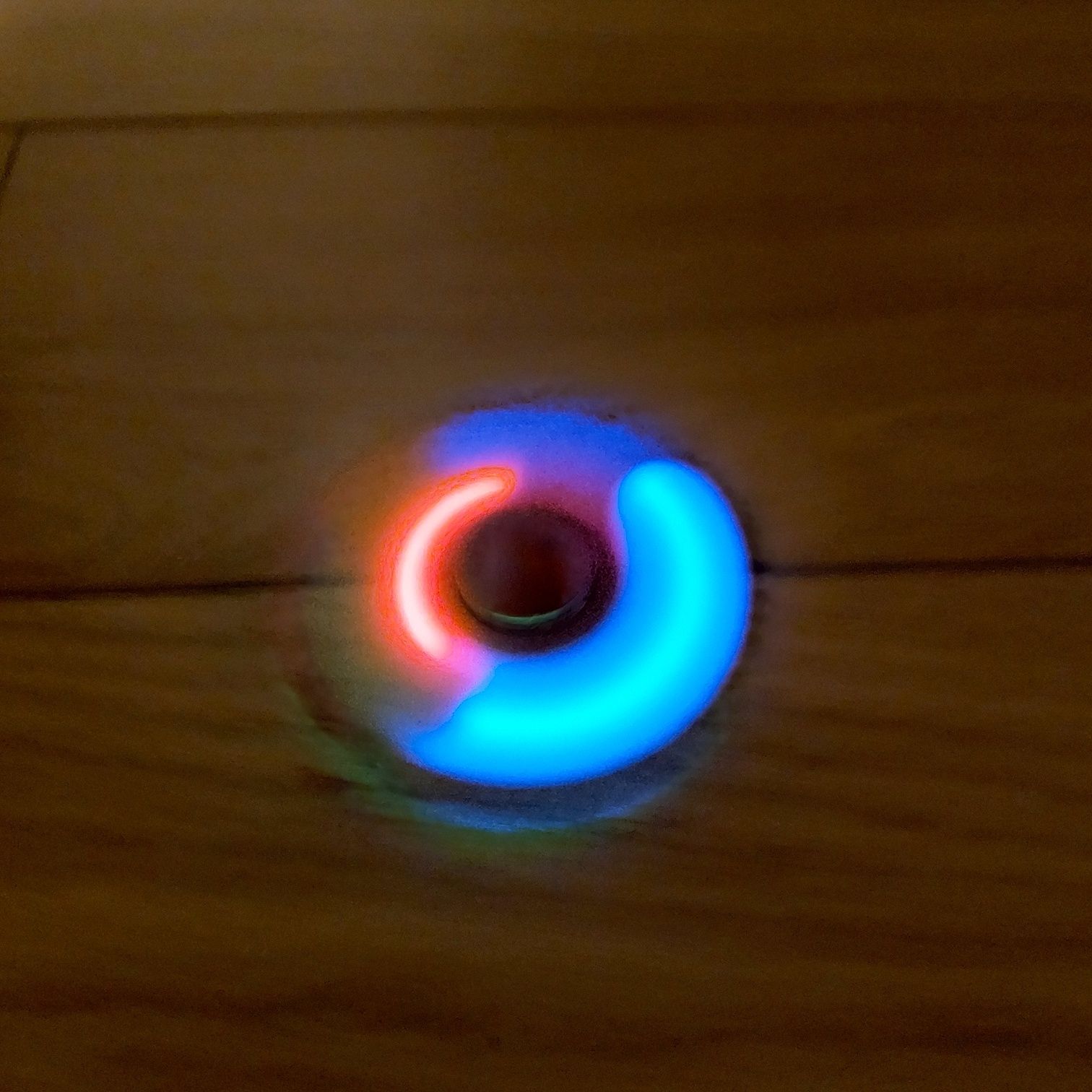 LED Hand Spinner (czerwony) - Zabawka antystresowa