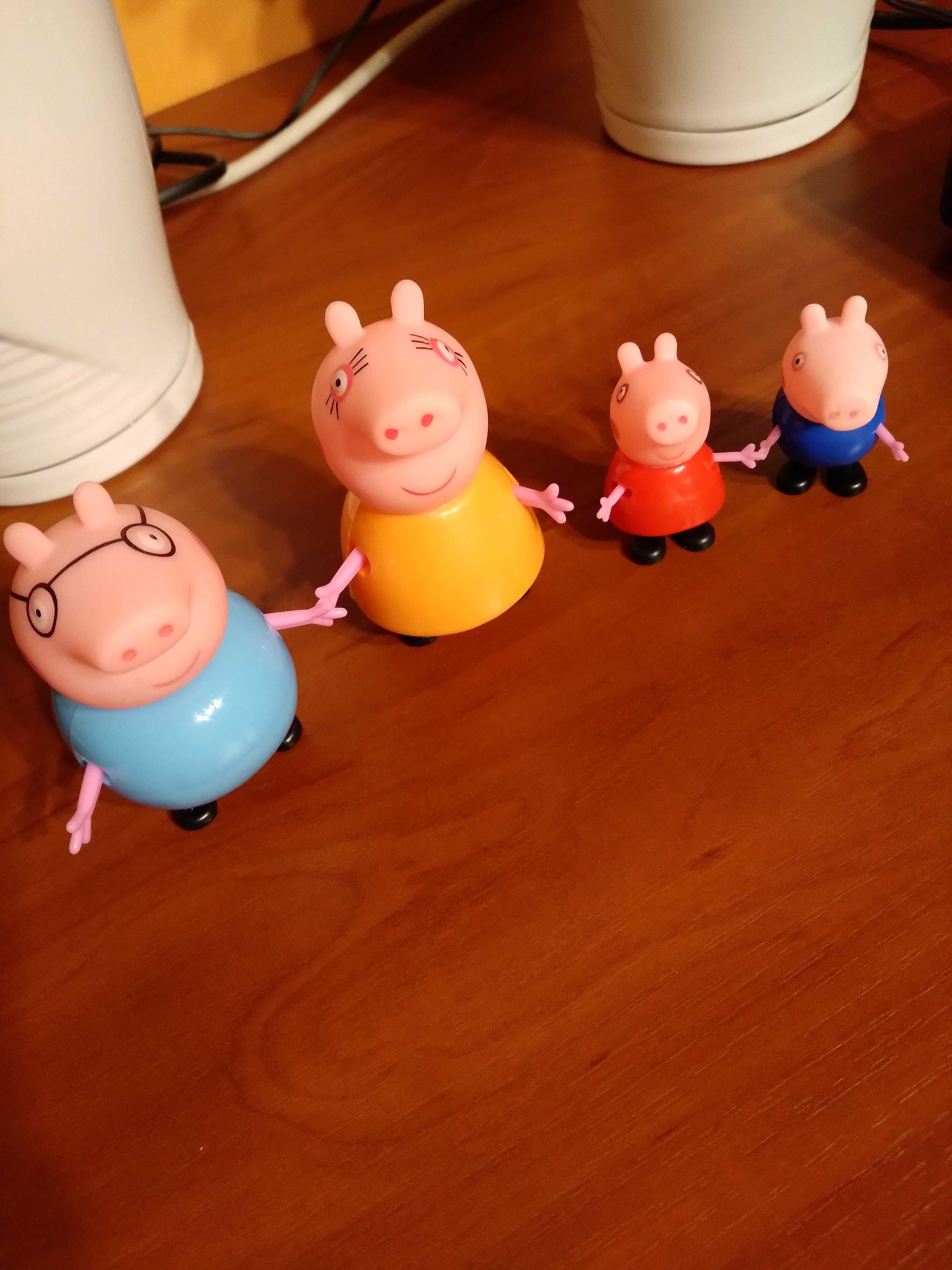 Rodzinka świnki Peppy plus figurki