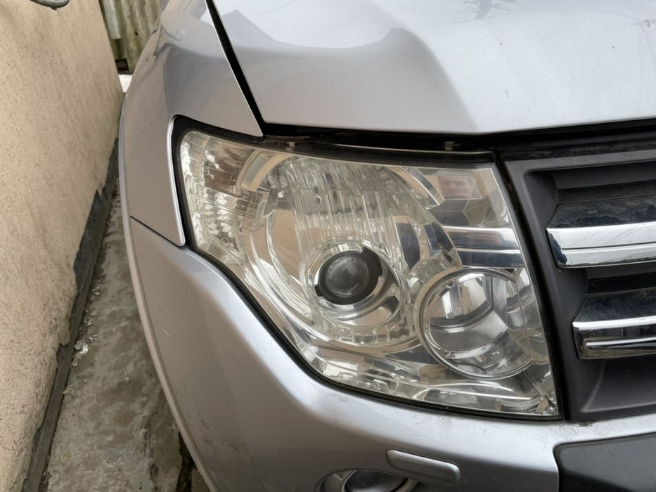 Розборка запчастини бампер фара капот крило pajero