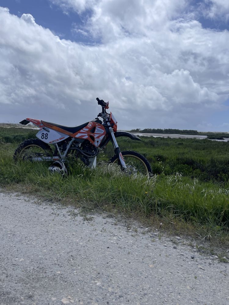moto ktm 540scx avariada