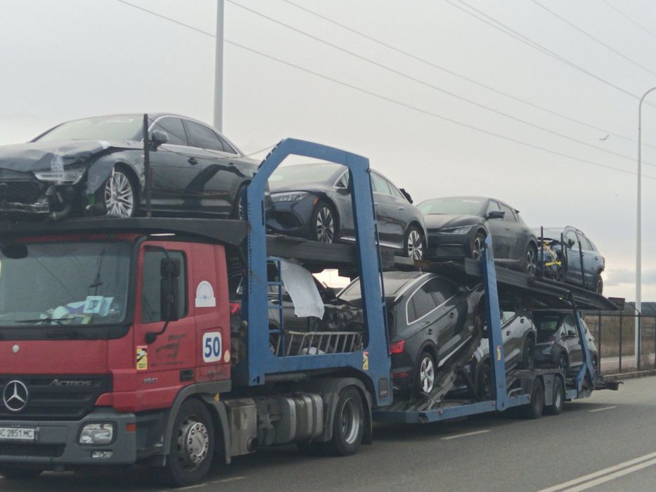 Mercedes-benz з пречіпом Lohr