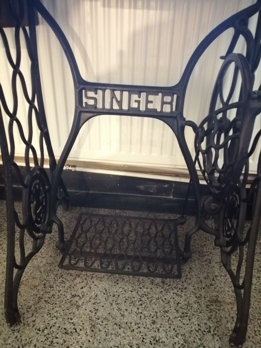Zabytkowa maszyna do szycia Singer
