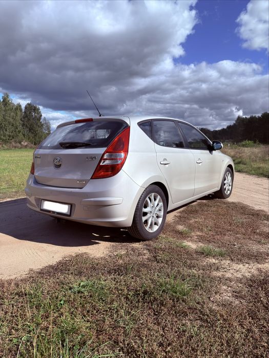 Hyundai i30 2.0 benzyna 143km, nowe opony lato/zima ( Holandia )