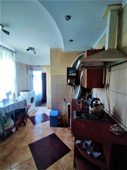 Продам просторную светлую квартиру возле Нового рынка