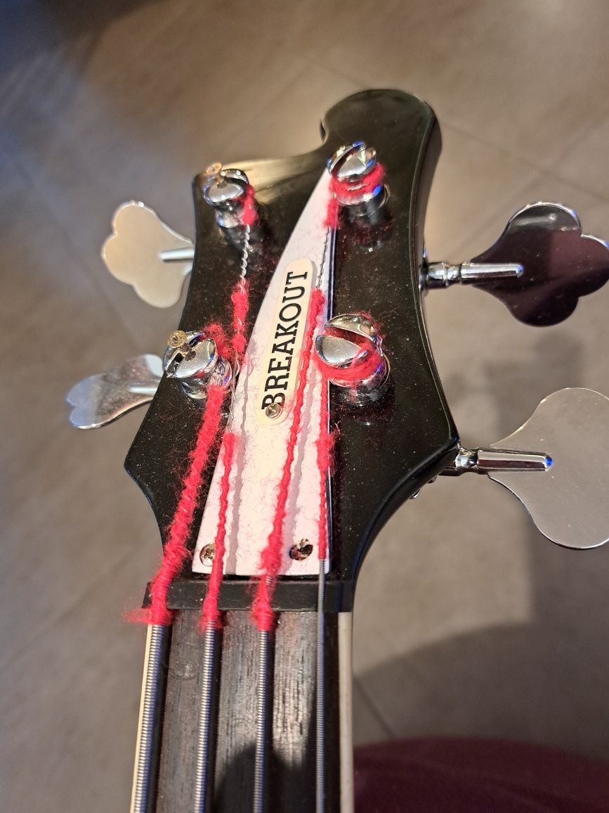Gitara basowa kopia Ricka 4.