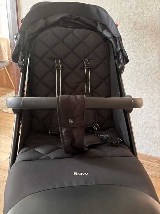 Прогулянкова коляска Carrello Bravo