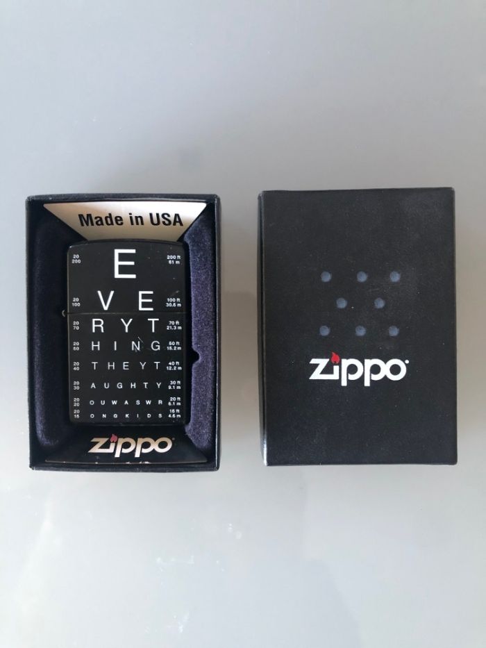 ZIPPO "Eye Chart" Preto Mate (preço inclui envio)