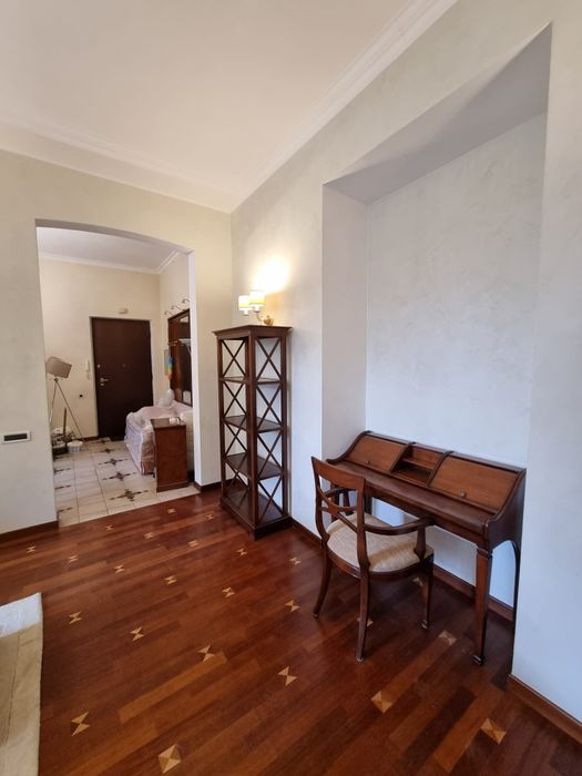 Подол, Андреевский спускск 2в, статусный дом, высокие потолки