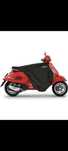 Vendo por 120 € protecção de pernas para Vespa Gts 300.