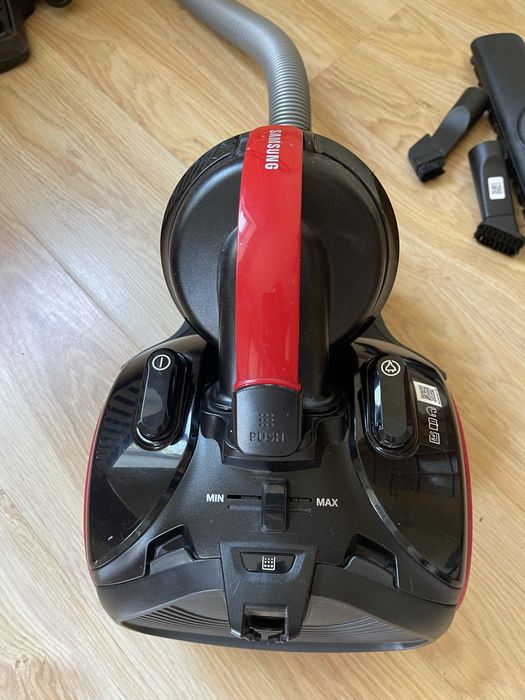 Пилосос Samsung VC05K41F0VR/UK, без мішка (CycloneForce, Anti-Tangle)