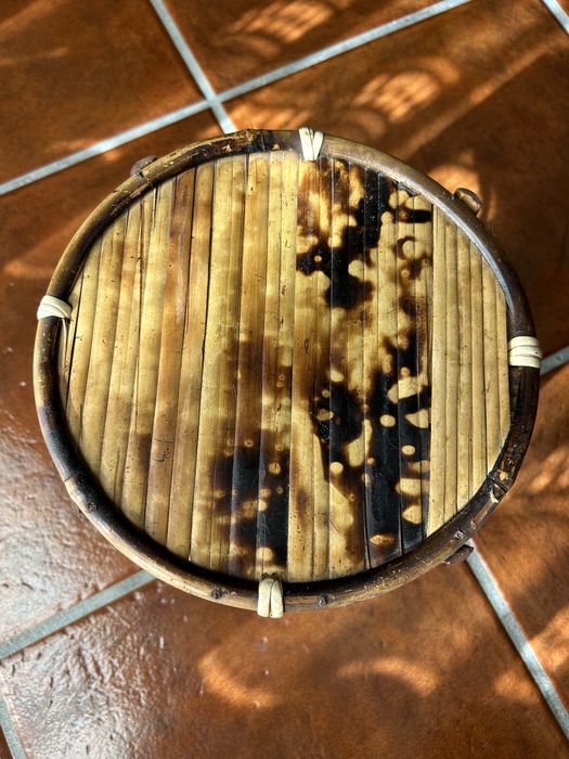 Suporte bambu para vasos