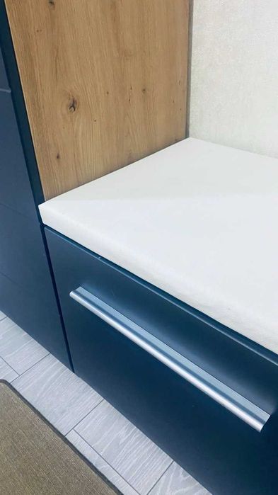 Продається шафа та вішалка для передпокою, вітальні, коридору