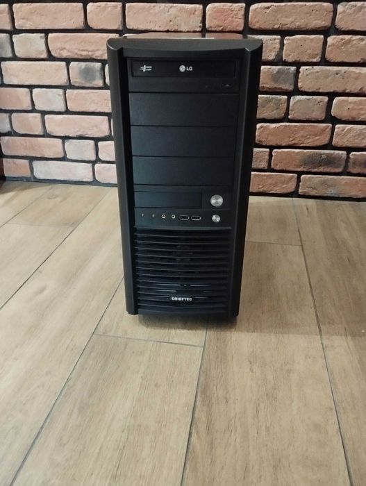 Serwerowy komputer ASUS Z8NA-D6