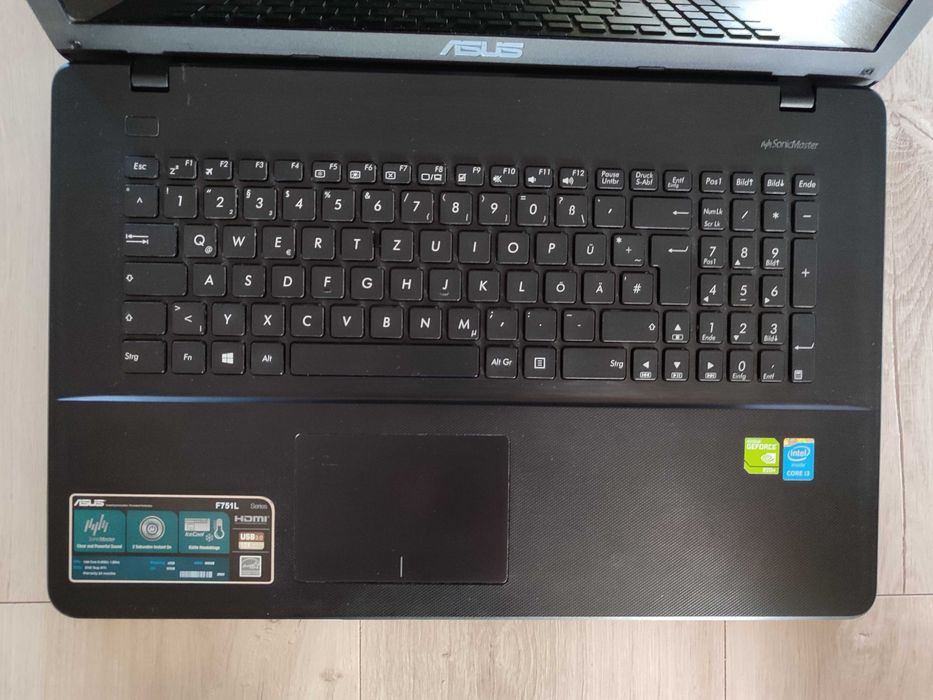 Asus F751L 17.3' i3/8GB Ram/256 SSD/500HDD/Nvidia 820M 2GB/ Win 10