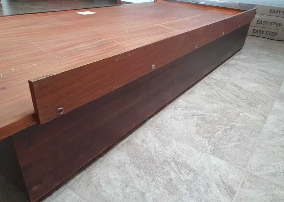 50-letnie drewniane łóżko wersalka tapczan sofa kanapa PRL retro