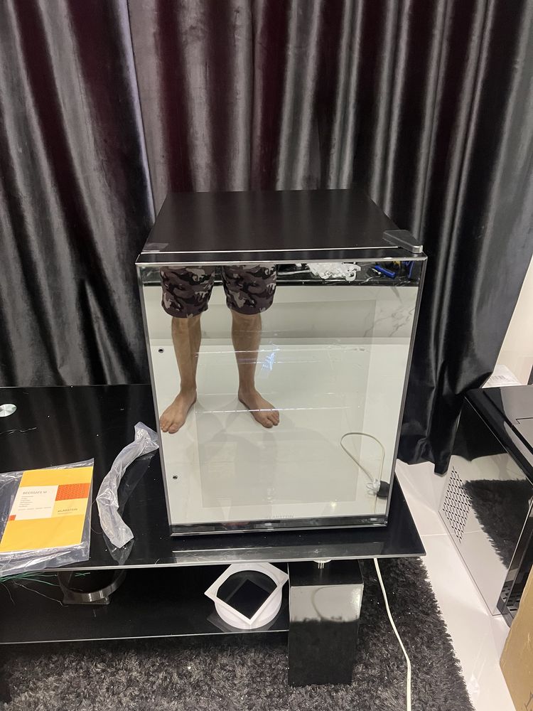 Холодильник для напоїв з Німеччини Klarstein Beersafe M Onyx 10034847