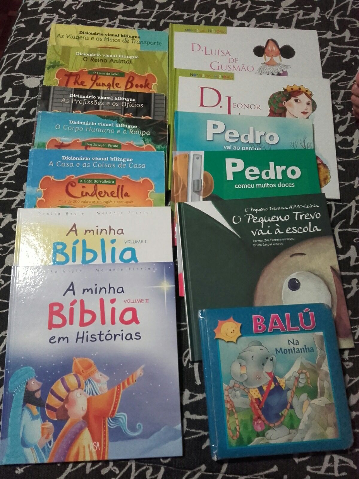 Livros 3€ cada já com portes