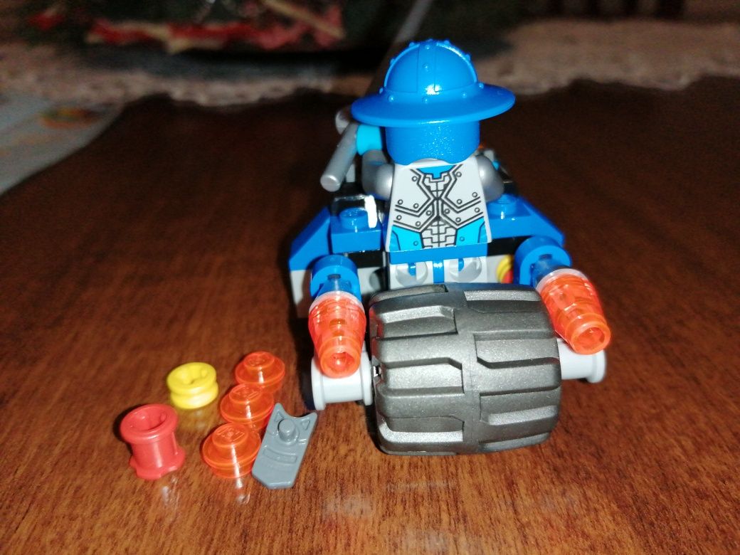 Klocki LEGO Nexo Knights + Dodatkowe klocki (30371)