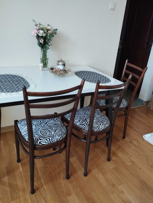 krzesła antyki, odnowione