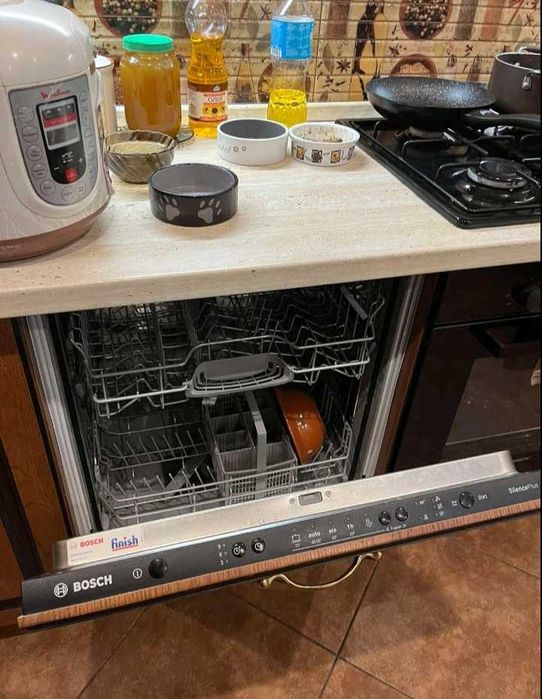 Будинок з виходом до рiчки