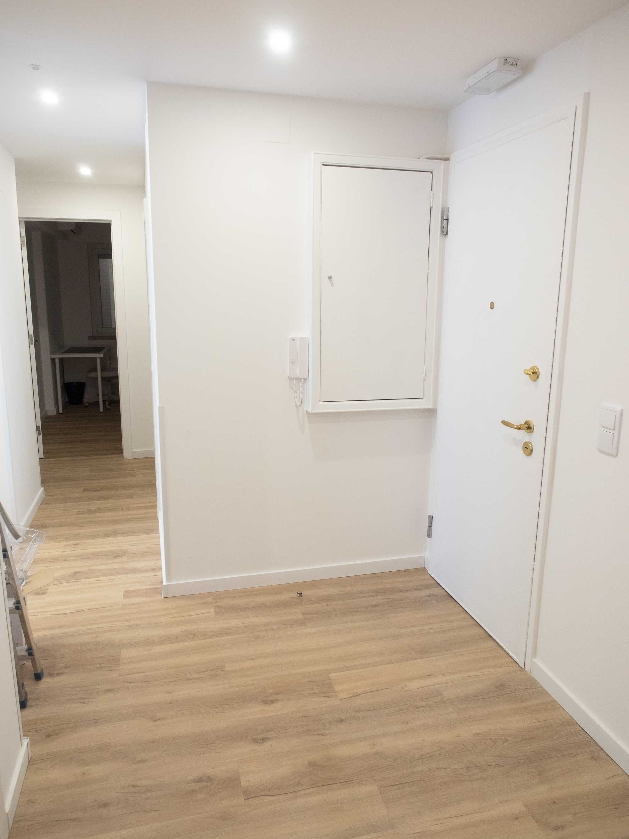 Quarto para estudante feminina – 11 m² com A/C! – Moscavide