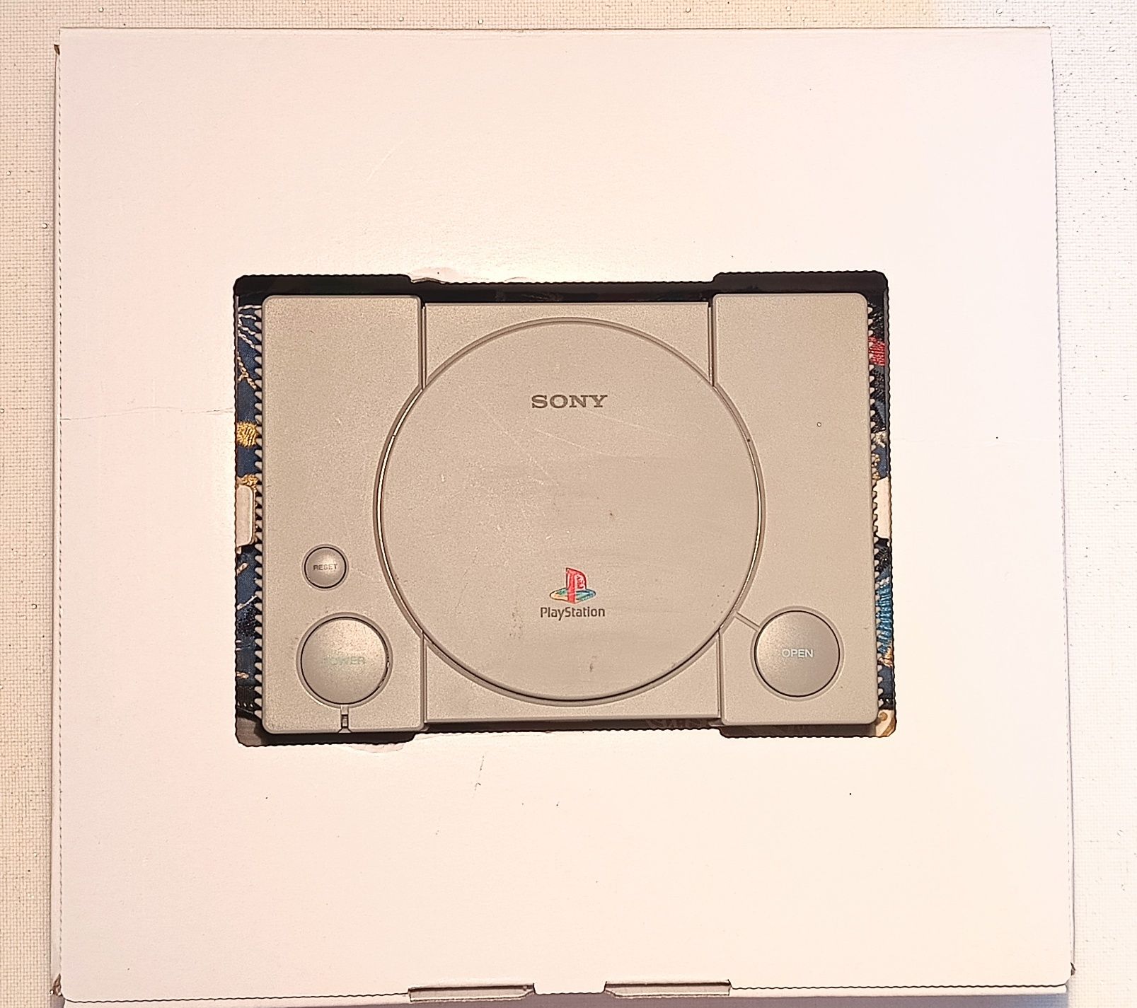 PlayStation Classic SCPH 1000R, z 2 padami, oryginalne pudełko