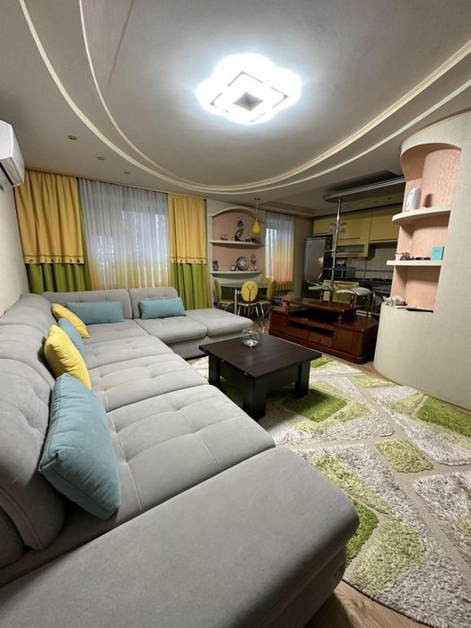 Продається трикімнатна квартира в Центрі міста!