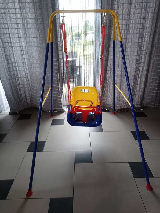 Huśtawka domowa dla dziecka.