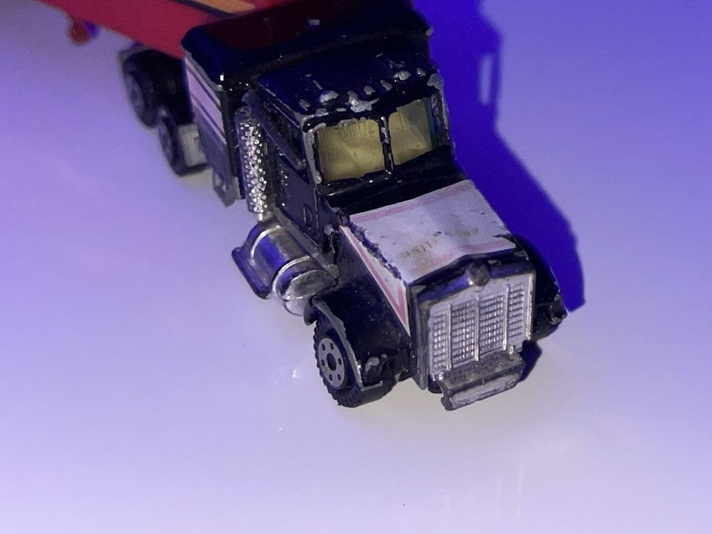 Kenworth z naczepą Yatming Hong Kong model resorak autko