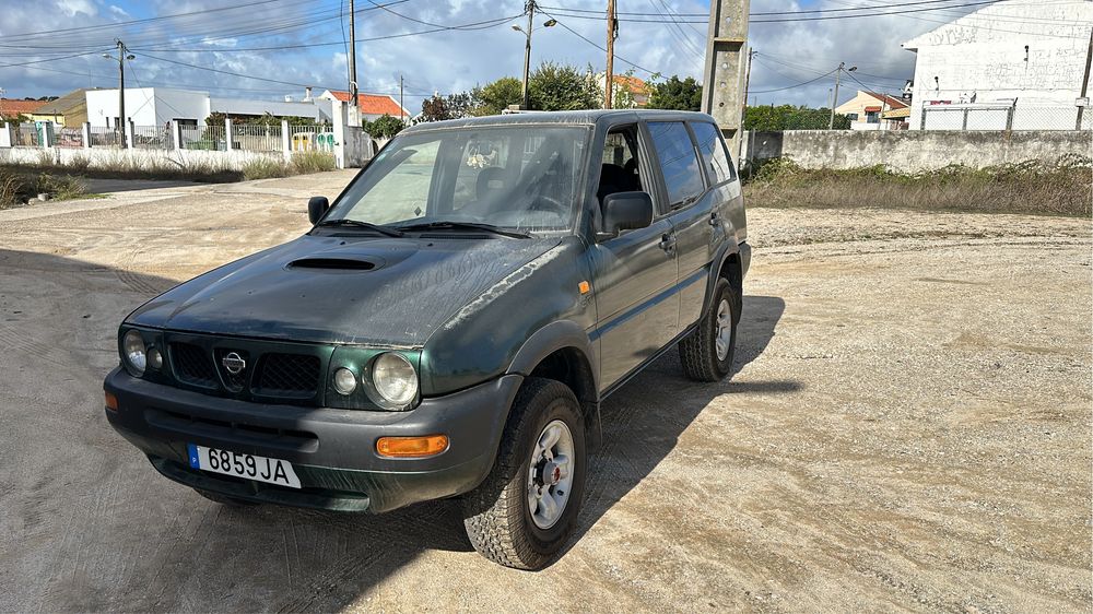 Nissan Terrano II 2.7 TDi (125cv) – 7 lugares