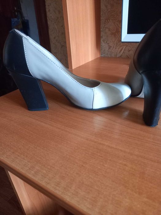 Туфлі жіночі, шкіряні, торг