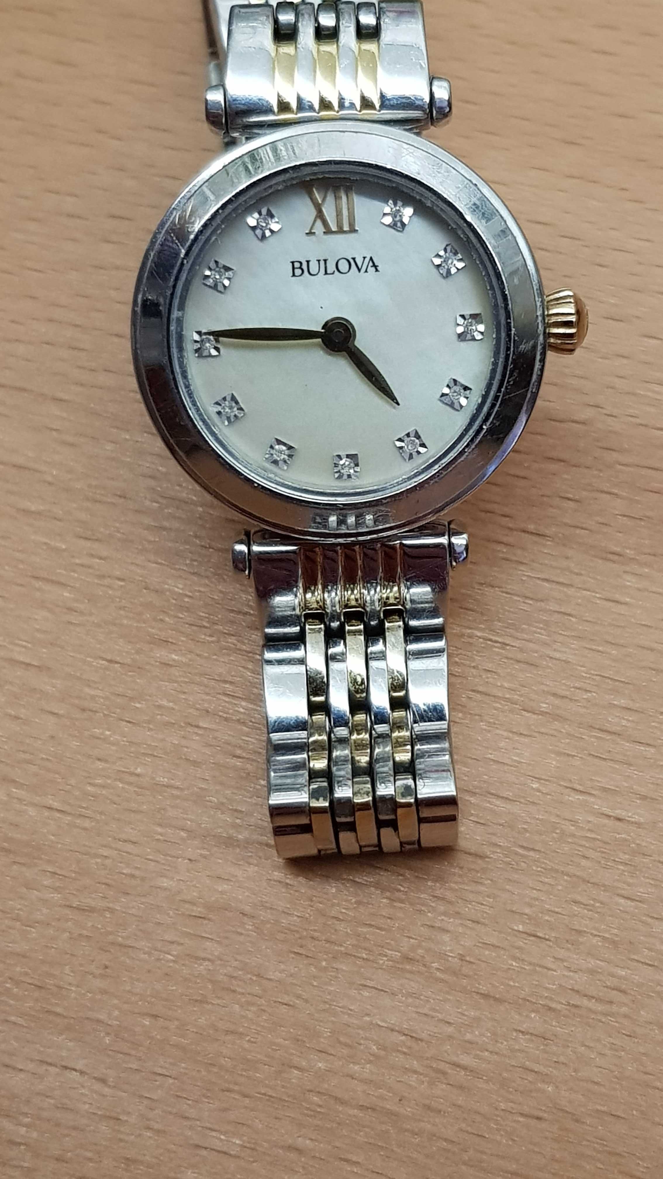 Damski zegarek wizytowy *Bulova*Diamonds