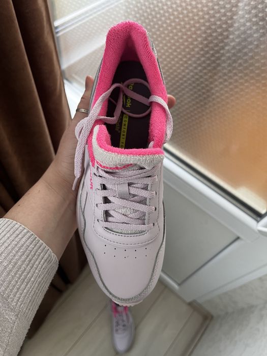 Reebok жіночі, 38 розмір, нові