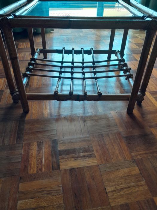Mesa de apoio em bambu