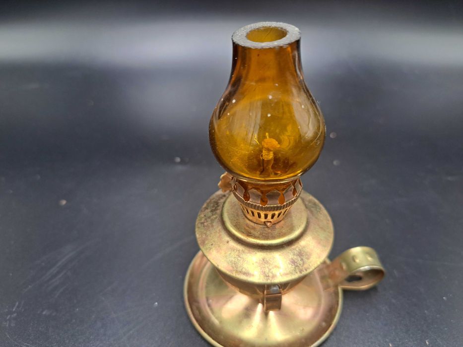 Lampa naftowa ścienna kaganek Castel Brand Hong Kong no 103