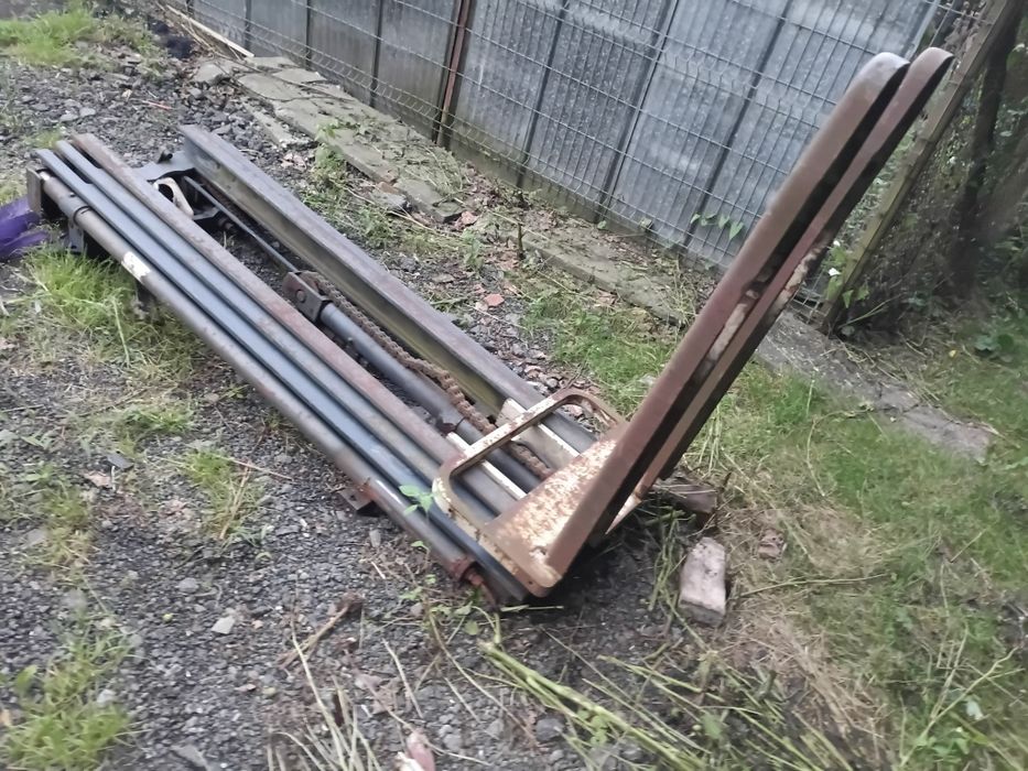 Maszt do ciągnika rolniczego wózek widłowy  około 4.5m