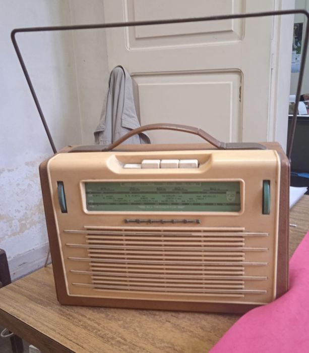 Rádio antigo Philips anos 60
